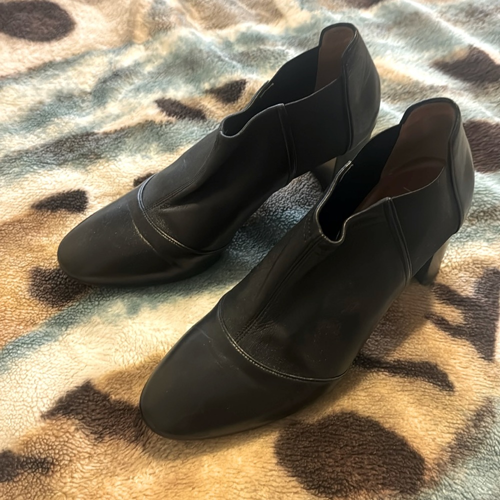 Aquitalia Valena Nappa Stretch black booties 8